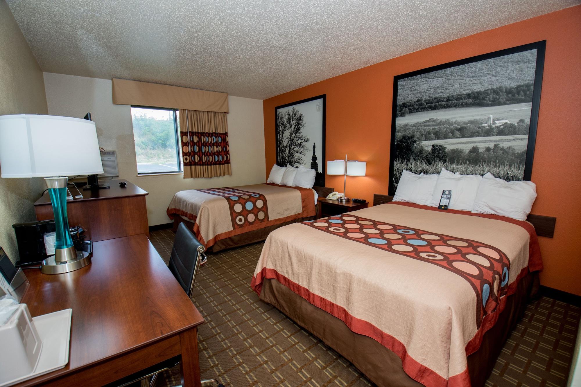 Super 8 By Wyndham Altoona Hotell Exteriör bild