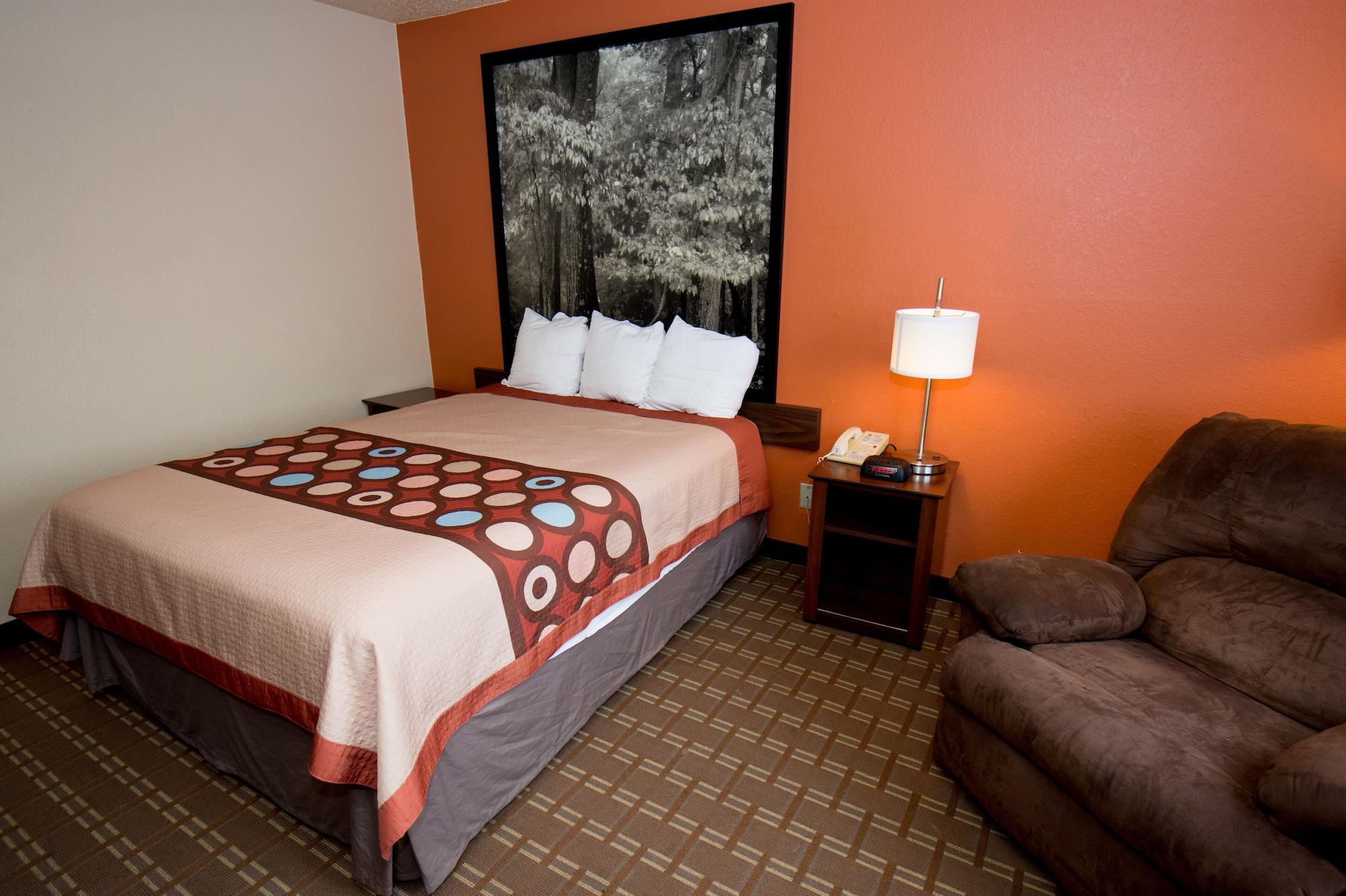 Super 8 By Wyndham Altoona Hotell Exteriör bild